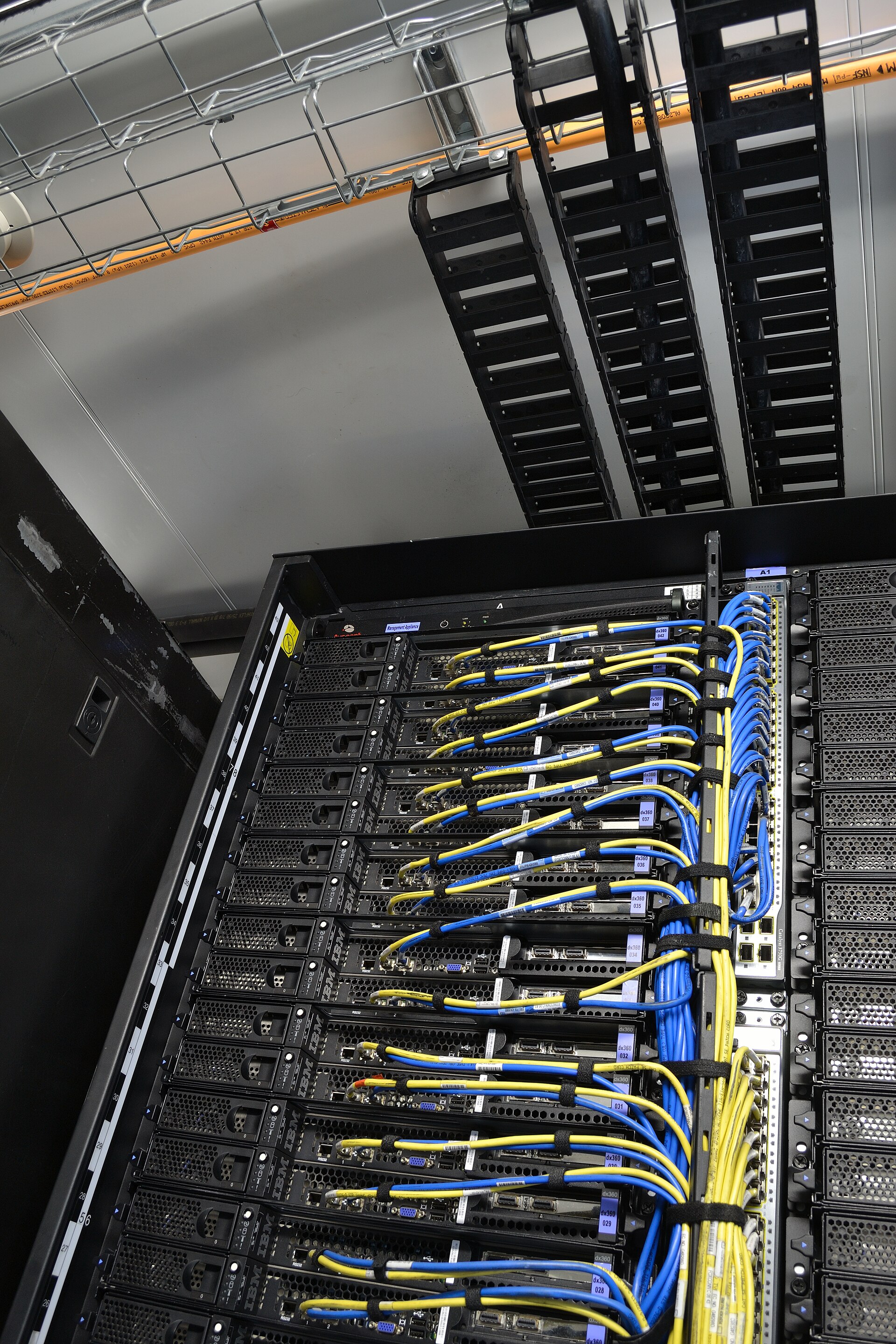 IBMPortableModularDataCenter3 for cloud infrastructure, DevOps and platform engineering